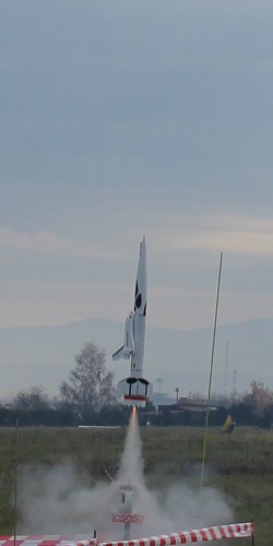 img_8995 nosic raketoplanu j caja - start